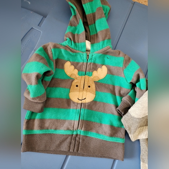 Kid sweaters (🌵FOR BUNDLES ONLY) - Picture 2 of 5